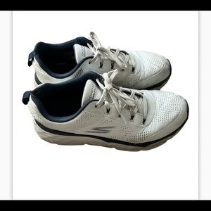 Skechers Size 10 arch fit sneaker’s